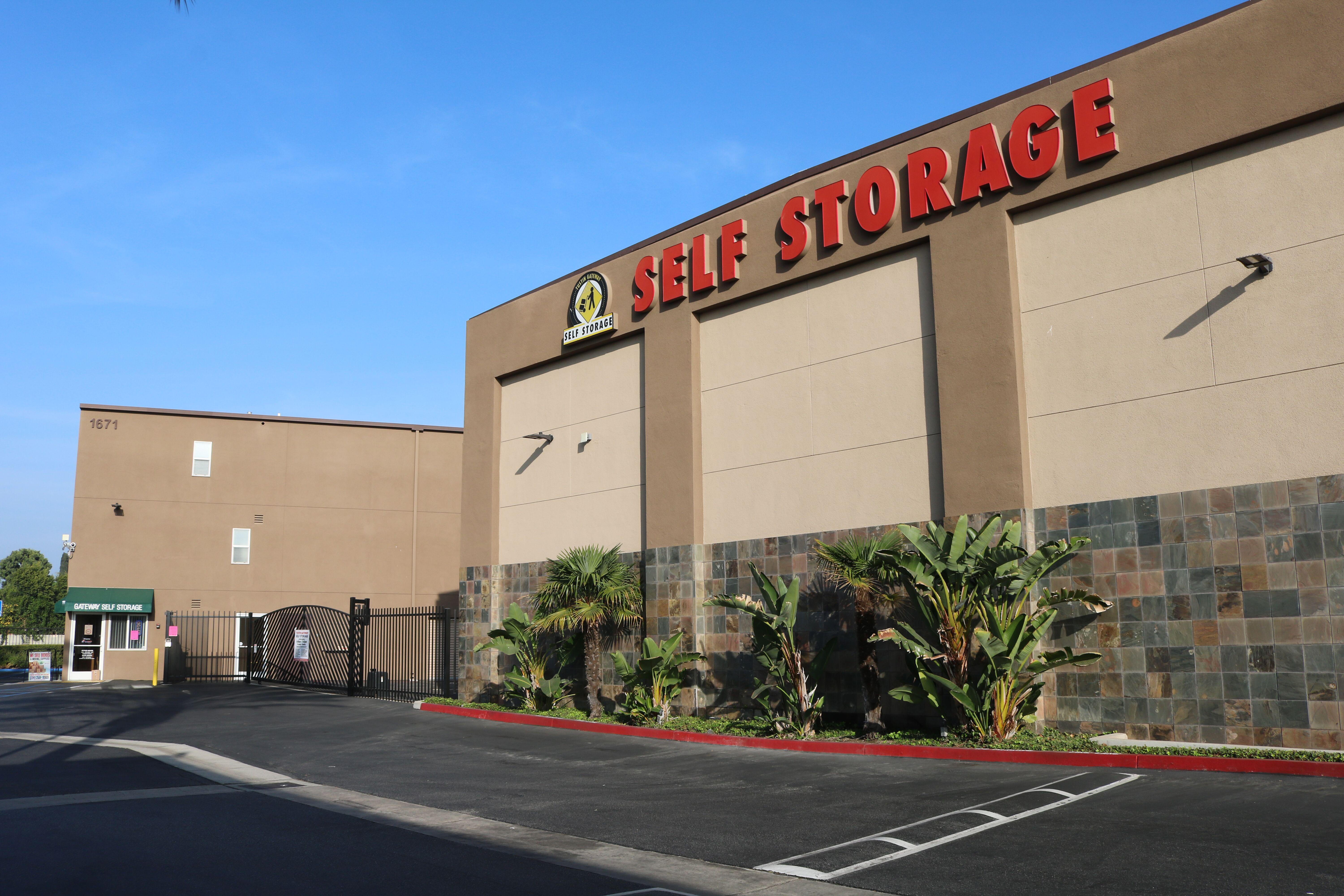 Tustin Gateway Self Storage Photo