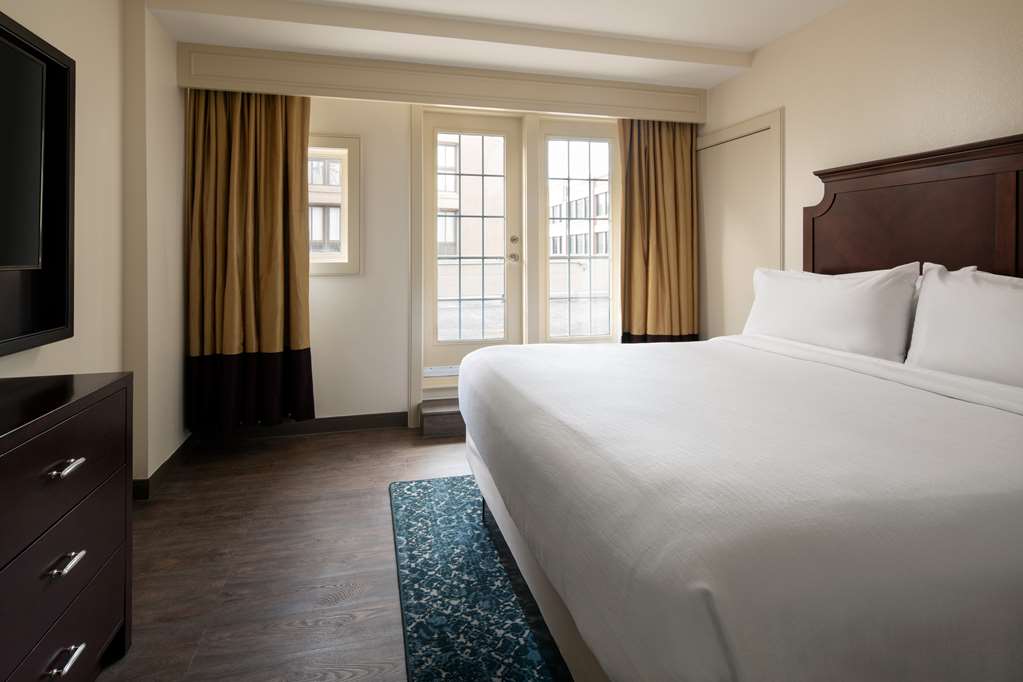 Guest room amenity Embassy Suites by Hilton New Orleans New Orleans (504)525-1993