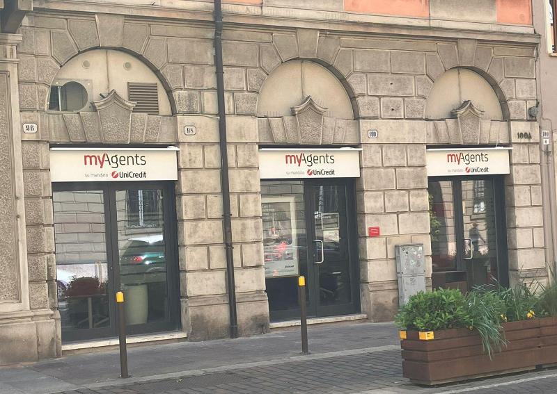 Images Unicredit myAgents Negozio Finanziario di Mantova