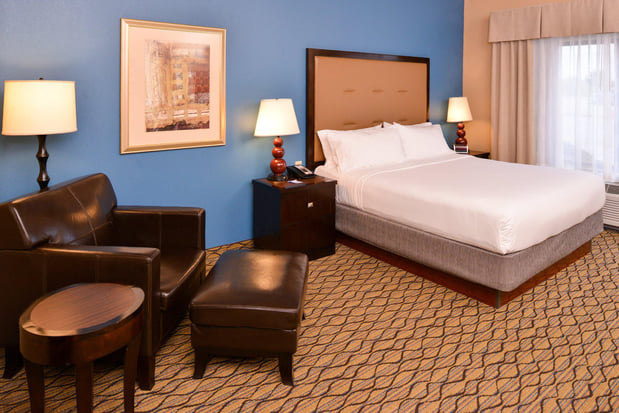 Images Holiday Inn Express & Suites Wichita Falls by IHG
