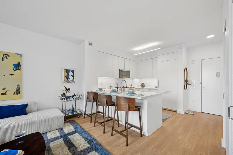 Images Link Apartments® QPN