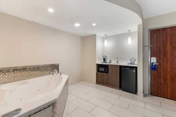 Images Holiday Inn Express & Suites Nashville Southeast - Antioch by IHG