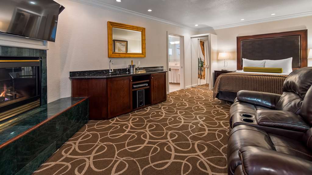 Jacuzzi Suite Room Best Western Plus Humboldt Bay Inn Eureka (707)443-2234