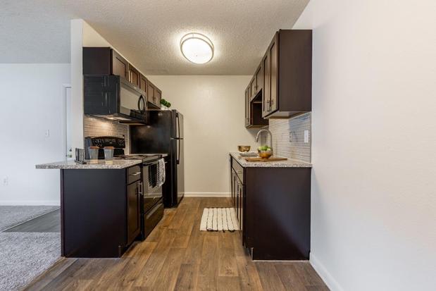 Images Stonesthrow Apartment Homes