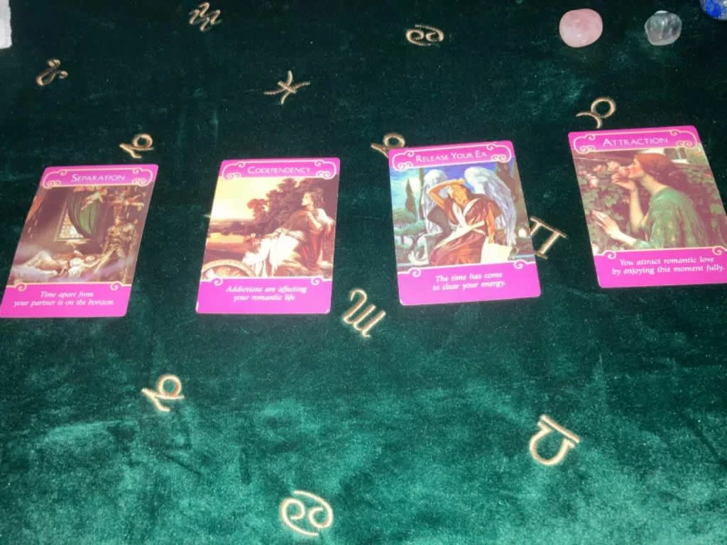 Images Emerald Empress Tarot 444