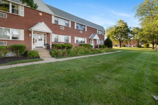 Images Aston Pointe Apartment Homes