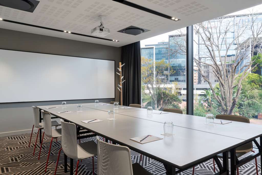 Images Radisson RED Johannesburg Rosebank