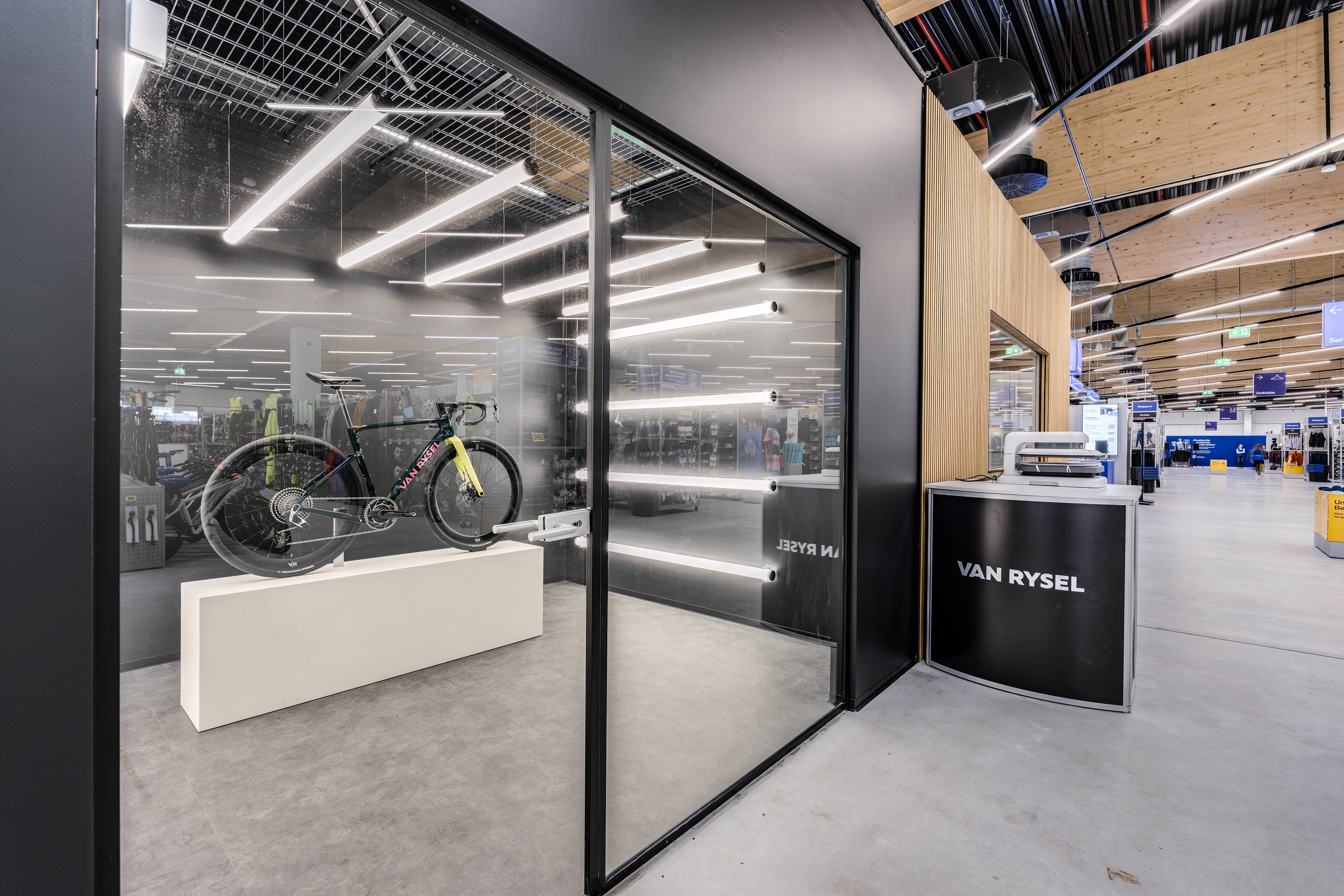 VAN RYSEL Brand Experience Shop, Brammenring 2 in Oberhausen