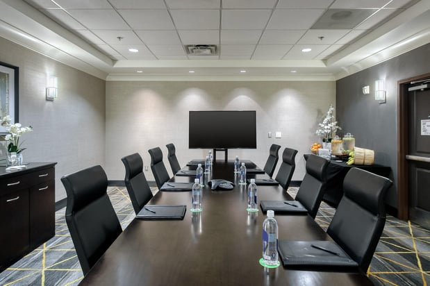 Images Holiday Inn & Suites Atlanta Airport-North by IHG