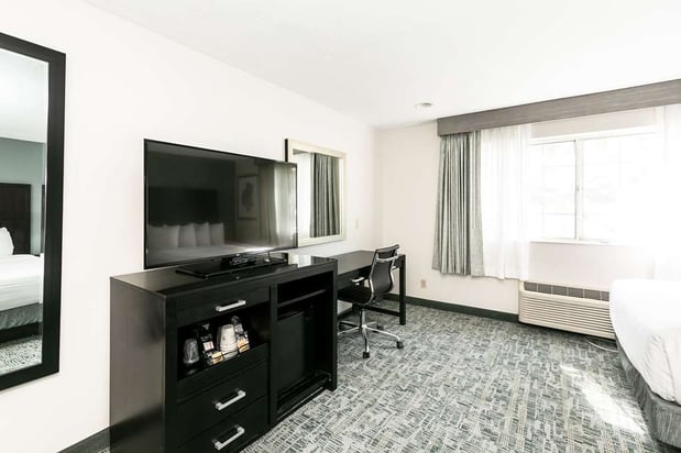 Images Best Western Inn & Suites San Diego – Zoo/SeaWorld Area