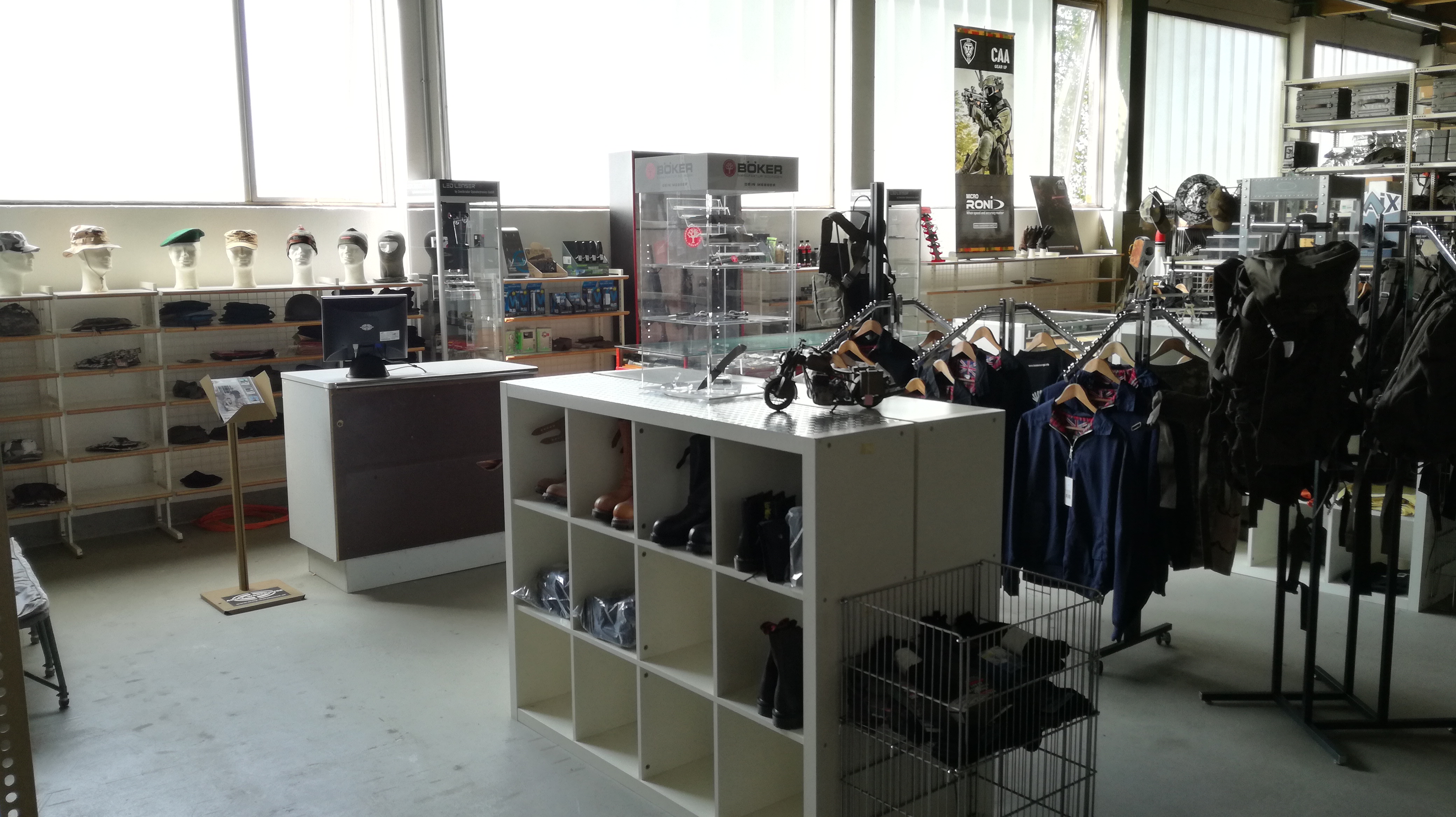 ARMY-WAREHOUSE GmbH - Shop & Zentrale, Tavernstraße 32 in Wolfern