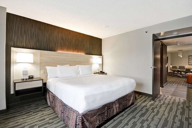 Images Embassy Suites by Hilton Charlotte