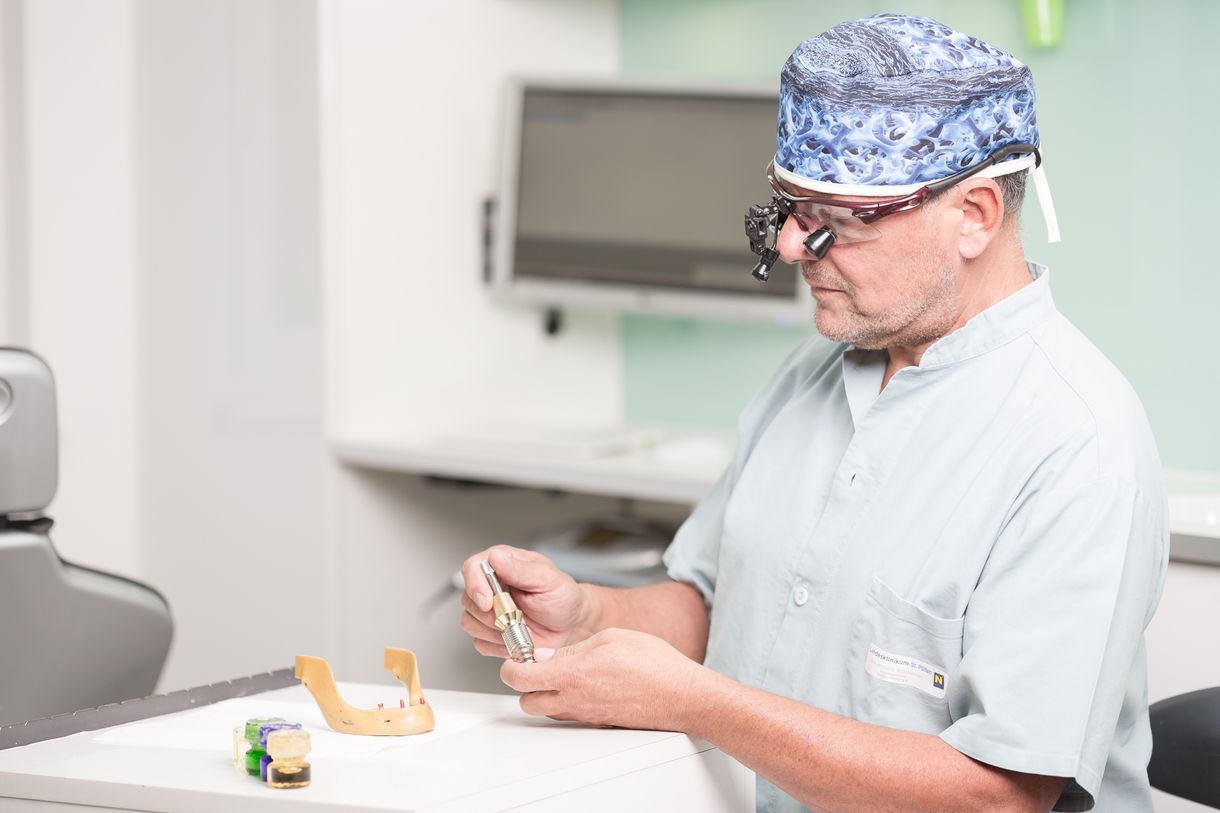 Dr. Werner Buschbeck, Bergheidengasse 8/1 Tür 5 in Wien