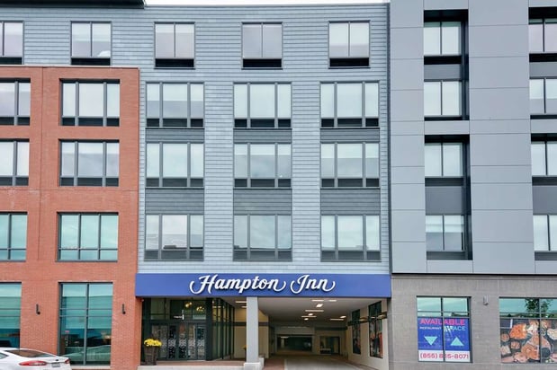 Images Hampton Inn Salem Boston