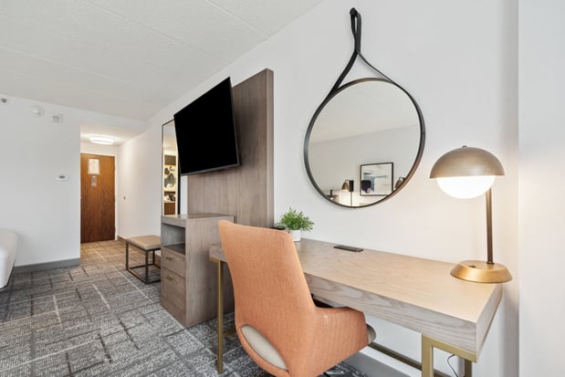 Images Crowne Plaza Lansing by IHG