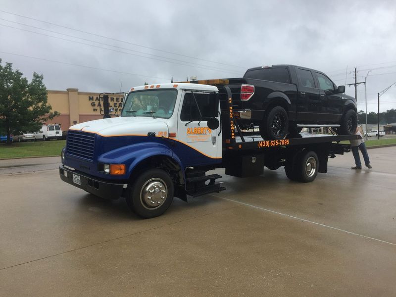Images Albert's Towing & Transport