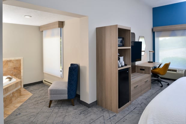 Images Holiday Inn Express Lewisburg/New Columbia by IHG