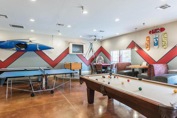 Images Central House on Stadium Apartments