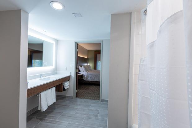 Images Holiday Inn Express & Suites Arlington North – Stadium Area by IHG