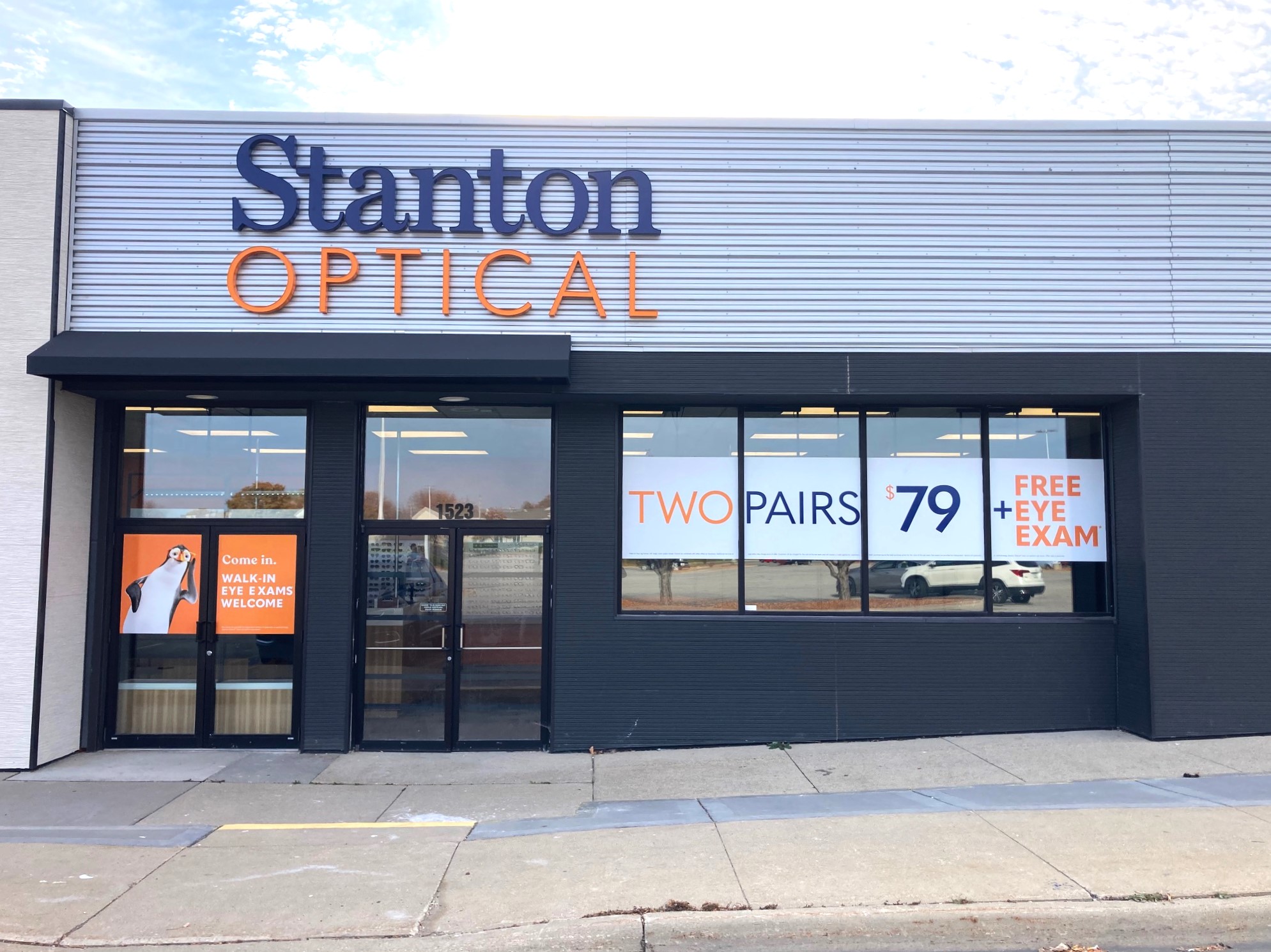 Storefront at Stanton Optical store in Waterloo, IA 50702