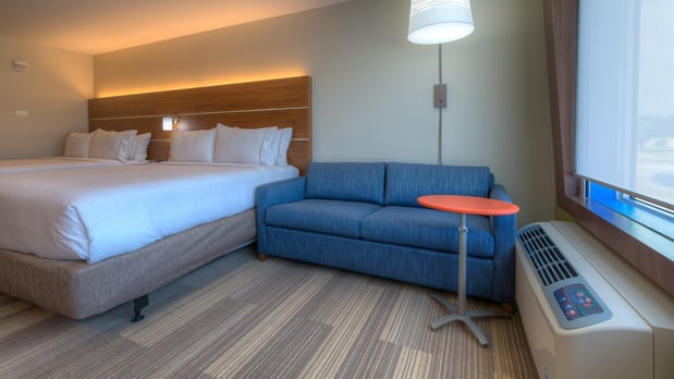 Images Holiday Inn Express & Suites Tulsa Midtown by IHG