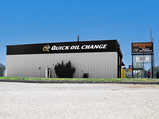 Images Performance Plus Quick Oil Change
