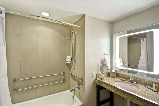 Images DoubleTree by Hilton Chicago Midway Airport