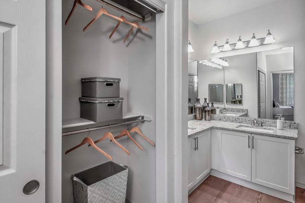 Images Camden Lakeway Apartments