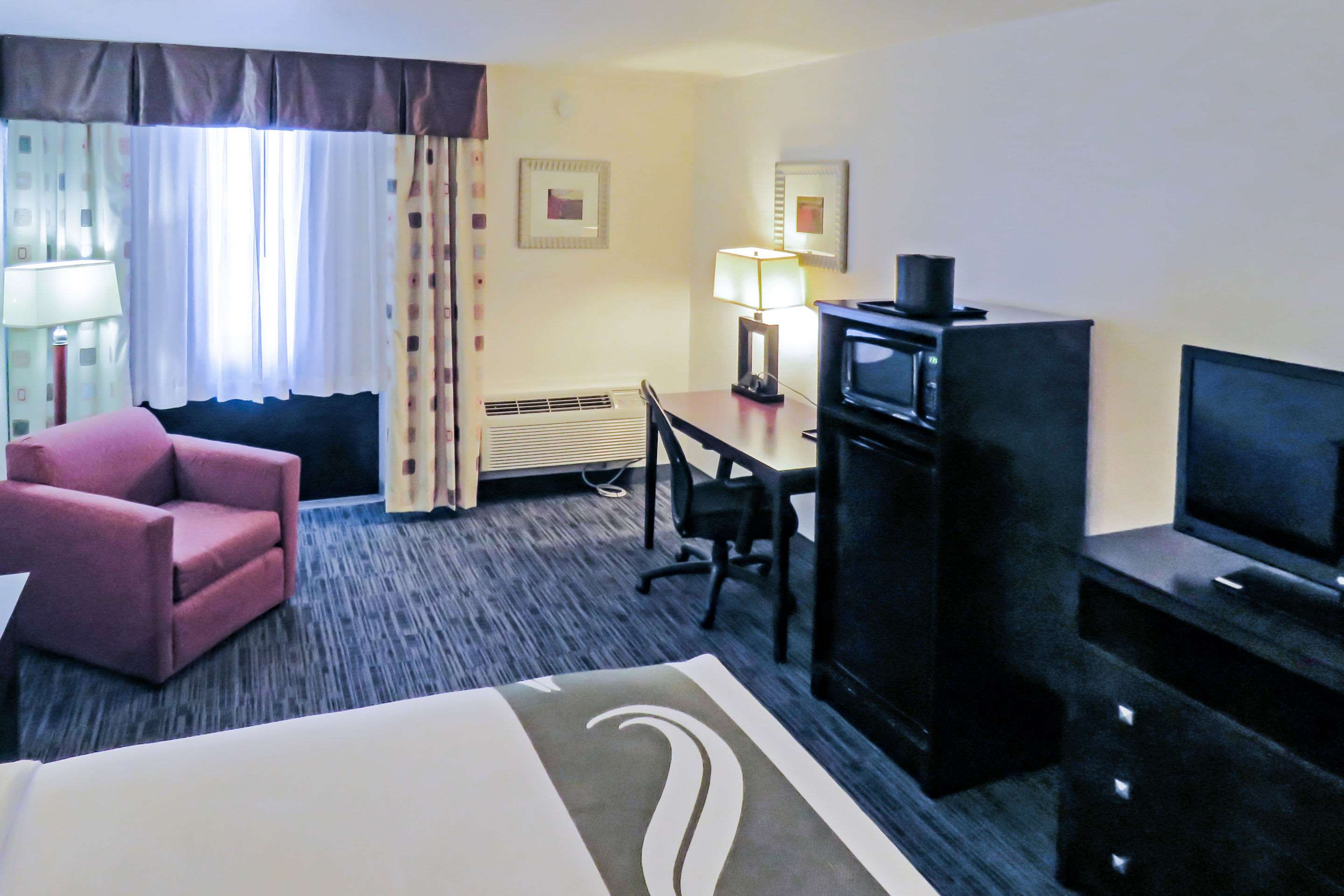 Queen suite