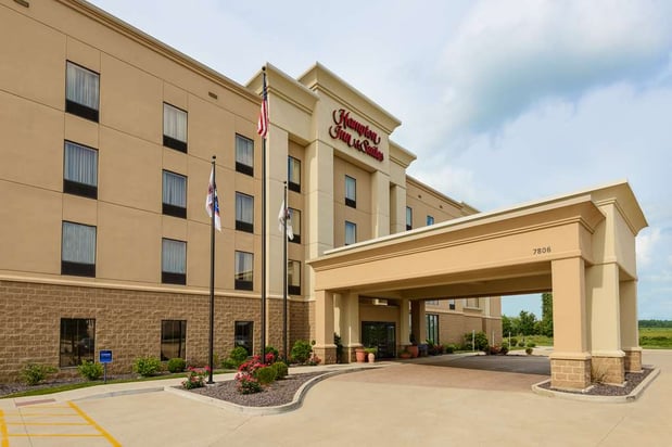 Images Hampton Inn & Suites Peoria at Grand Prairie, IL