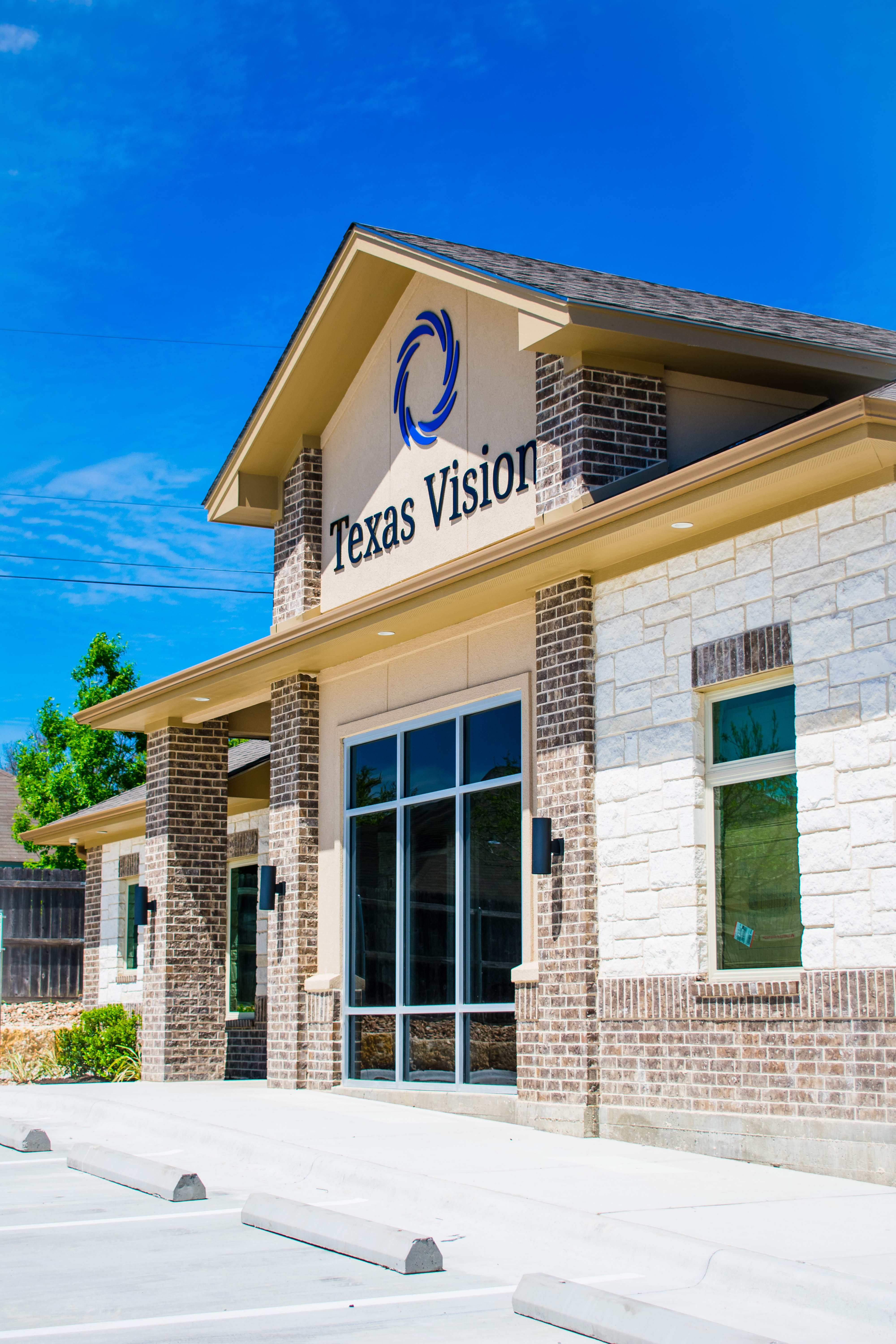 Texas Vision: Austin Chang M.D. Photo