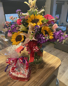 Everything Nice Floral and Marketplace Image