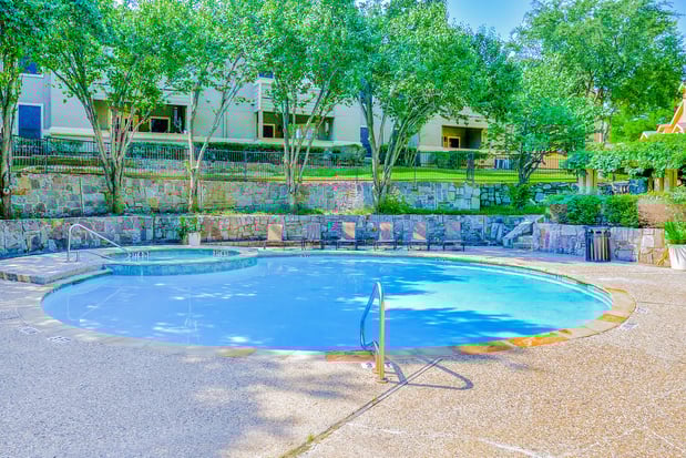 Images Winsted at Valley Ranch Apartments