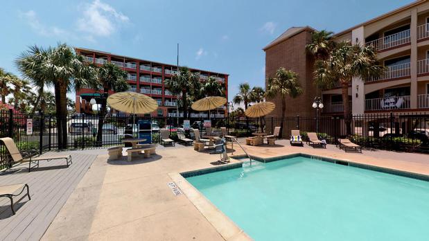 Images Clarion Pointe Galveston Beachfront