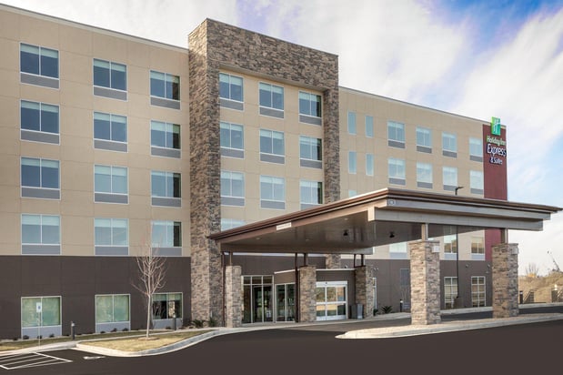 Images Holiday Inn Express & Suites Hudson I-94 by IHG