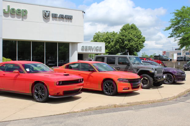 Images Russ Darrow Chrysler, Dodge, Jeep, RAM of Madison Service Center