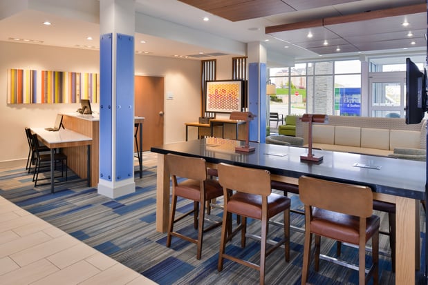 Images Holiday Inn Express & Suites Madison by IHG
