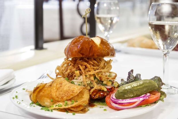 Images Hilton Chicago/Oak Lawn