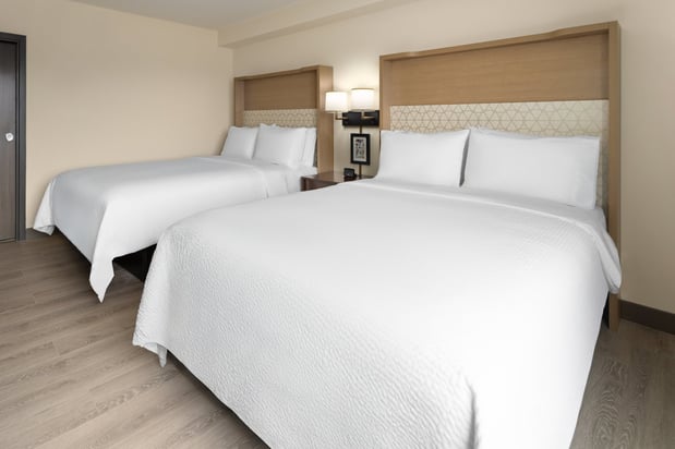Images Holiday Inn & Suites Richmond - West End by IHG