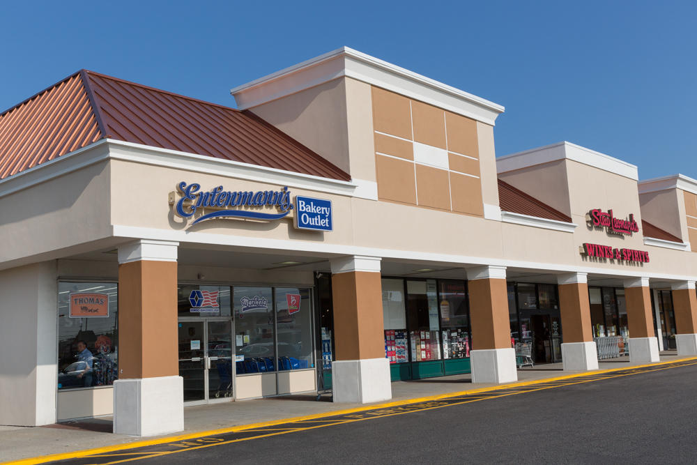 Entenmann's at Parkway Plaza - Carle Place Shopping Center