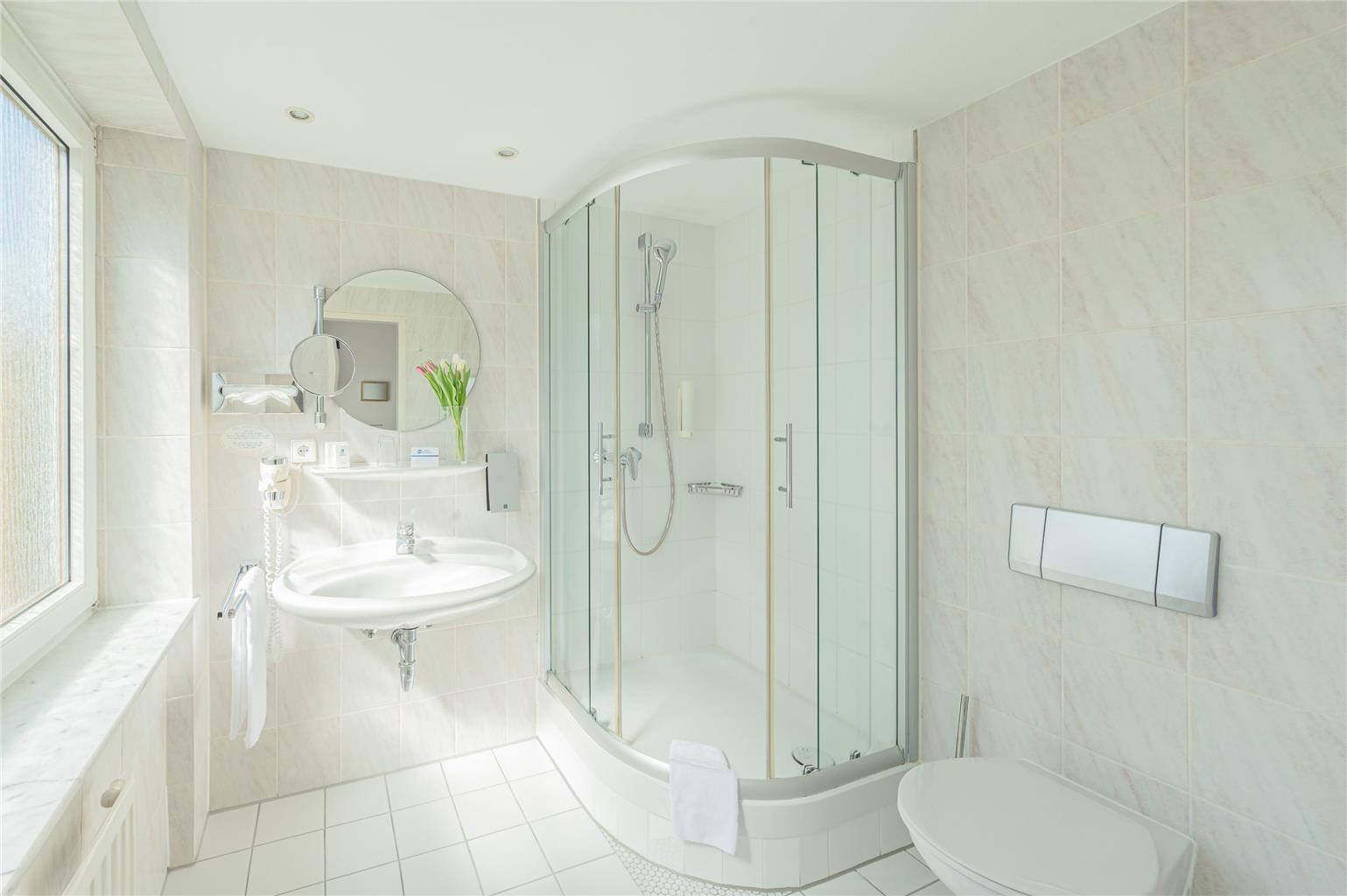 Best Western Queens Hotel Pforzheim-Niefern, Pforzheimer Strasse 52 in Niefern