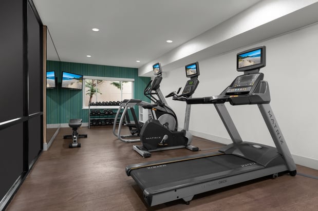 Images Holiday Inn Express & Suites Marina - State Beach Area by IHG