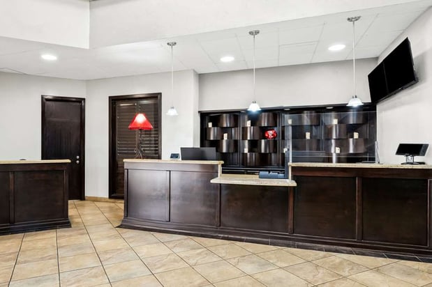 Images SureStay Plus by Best Western Lubbock Medical Center
