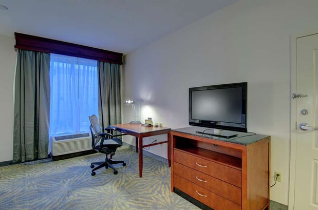 Images Hilton Garden Inn Norwalk