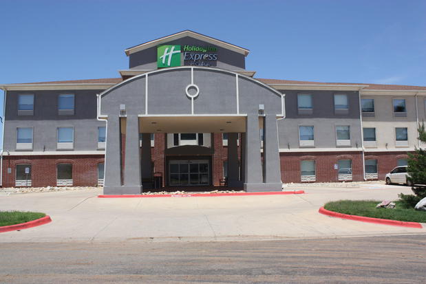 Images Holiday Inn Express & Suites Shamrock North, an IHG Hotel