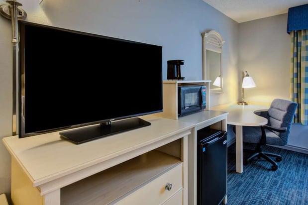 Images Hampton Inn & Suites Cape Cod-West Yarmouth