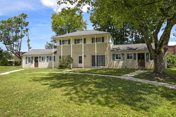Images Greenville on 141 Apartments & Townhomes