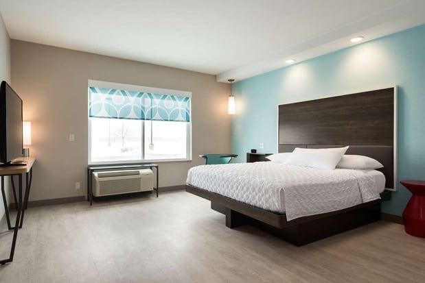 Images Tru by Hilton Cedar Rapids Westdale