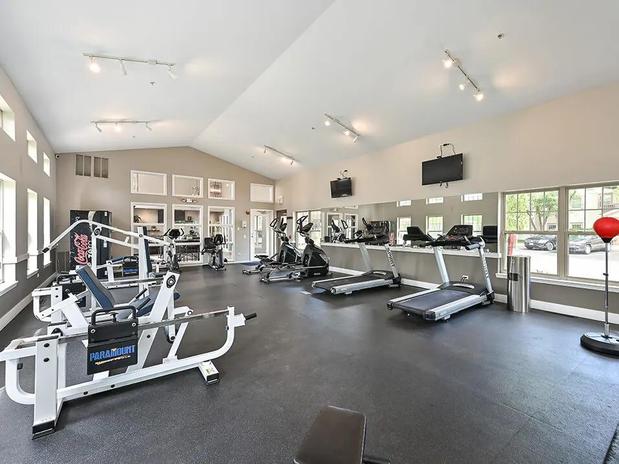 Images Reserve at Eagle Ridge Apartment Homes