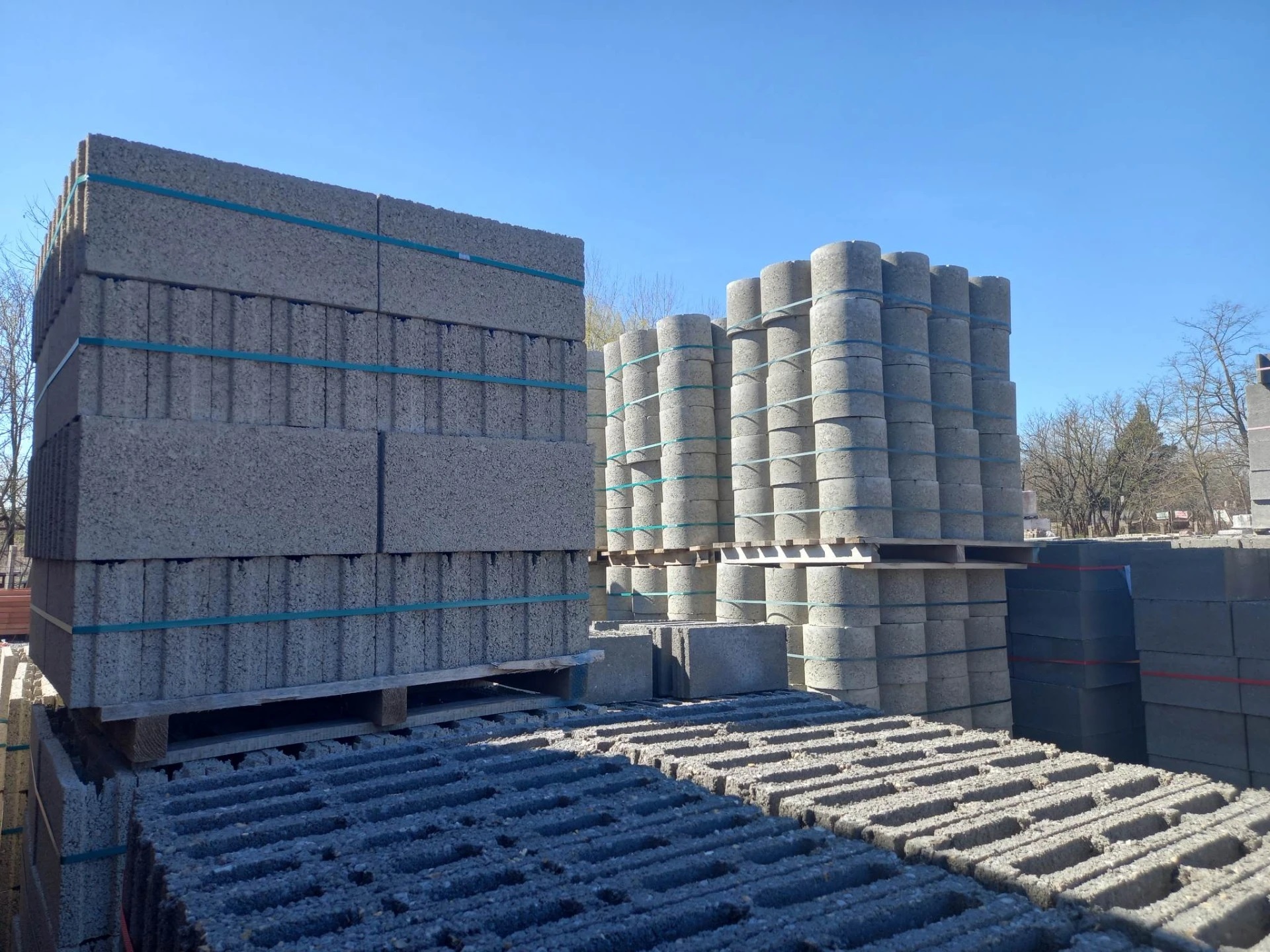 Images SZILÁGYI MIKLÓS - TÜZÉP TELEP